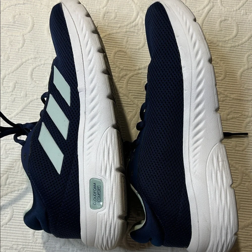 Adidas Cloud Foam Navy and Light Blue Sneakers. Women’s 8.5
